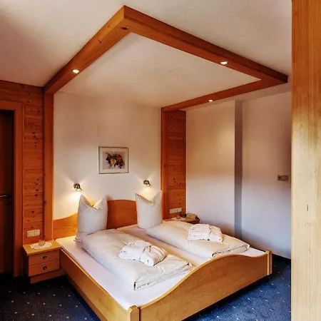 Uga Guest house Damuels