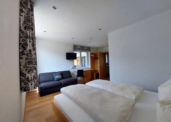 Guest house Uga Damuels